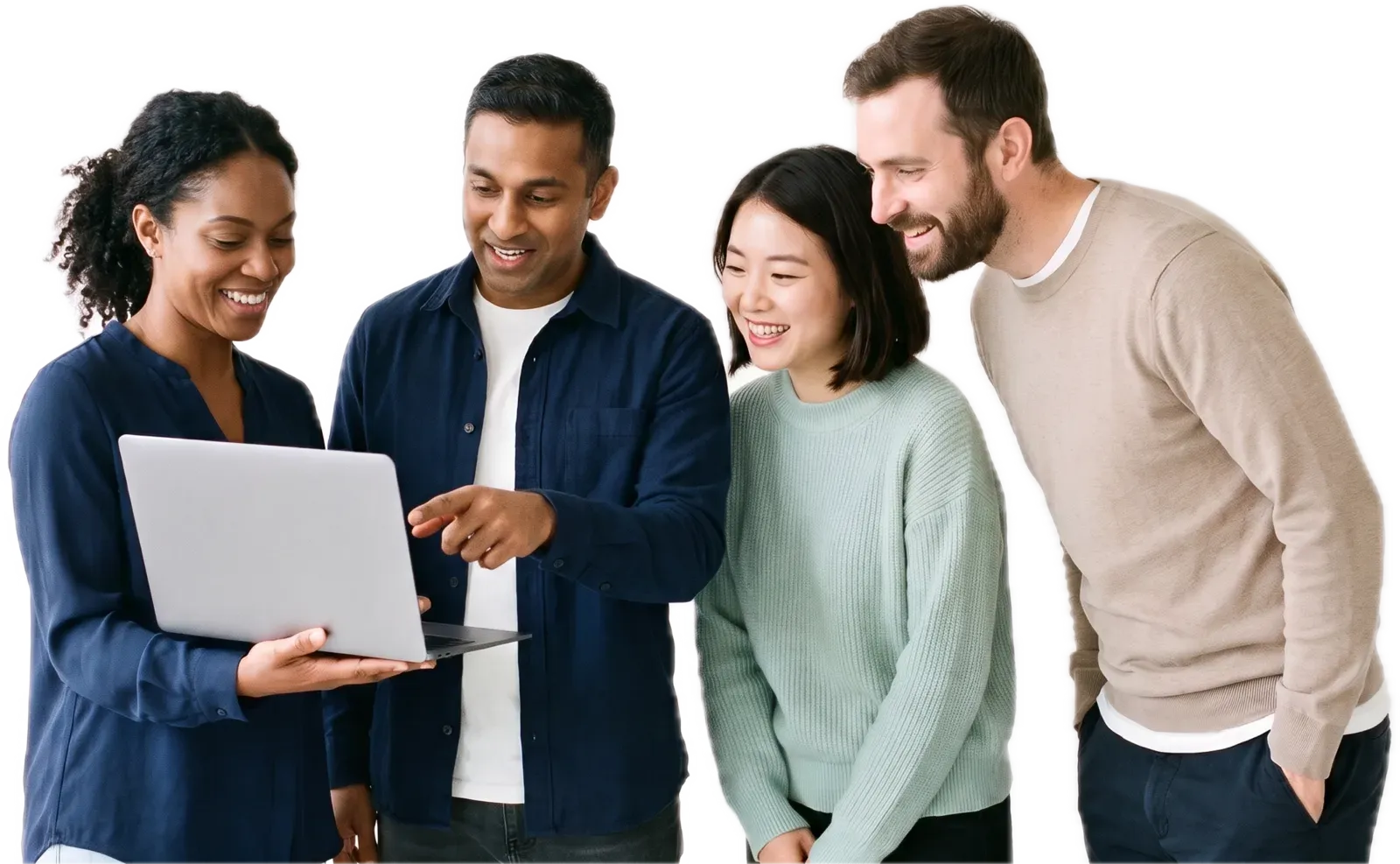 Junges Team schaut gemeinsam auf einen Laptop und bespricht ein Projekt